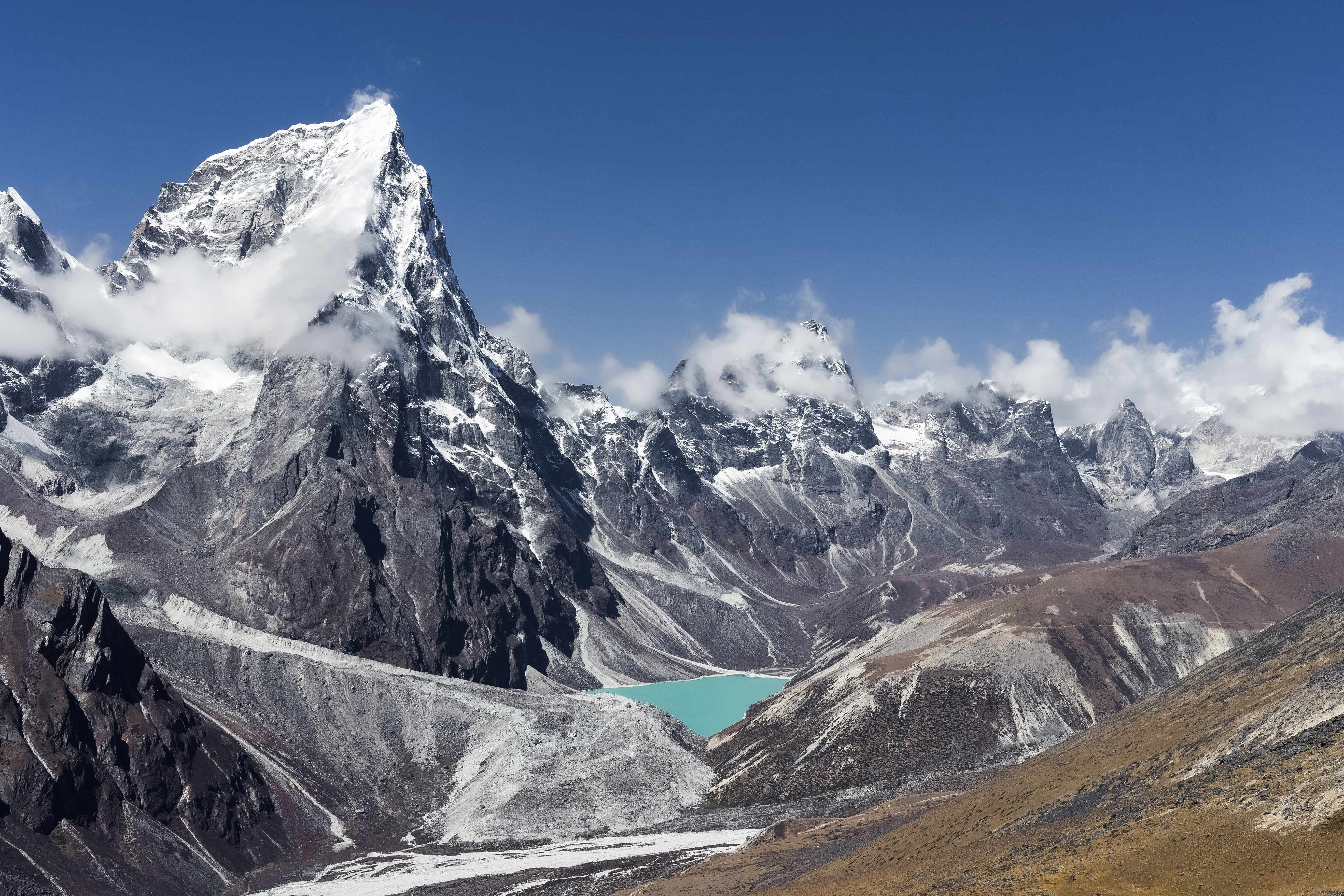 Everest Base Camp via Cho La Pass